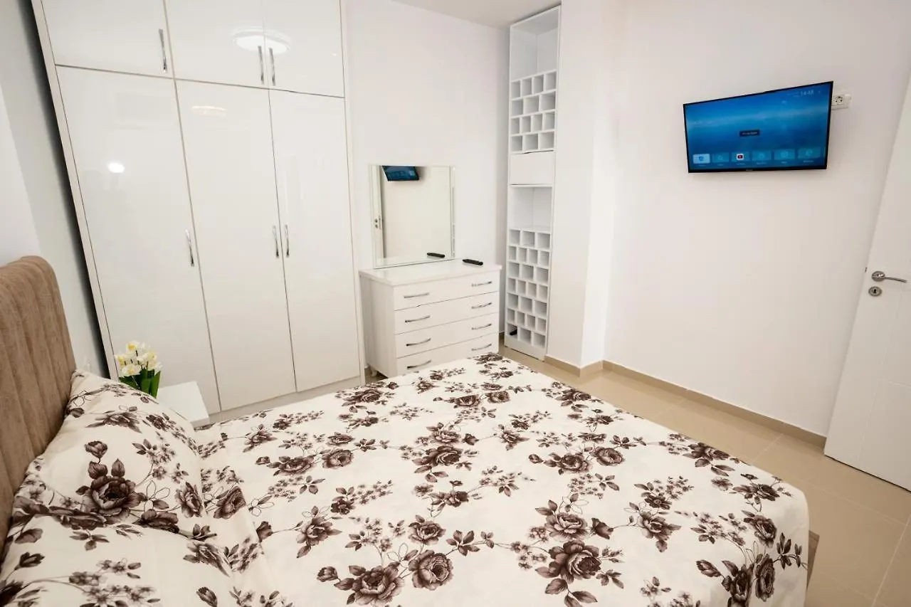 Rusi Apartments Sarandë Albánie