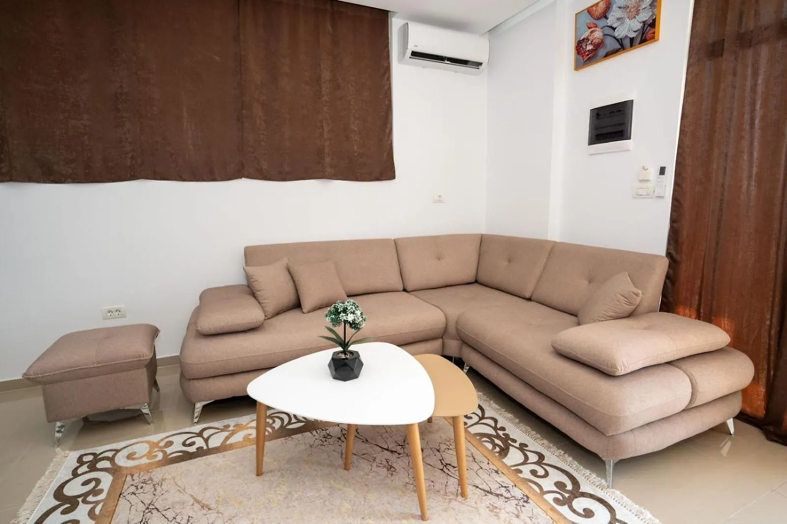 Rusi Apartments Sarandë