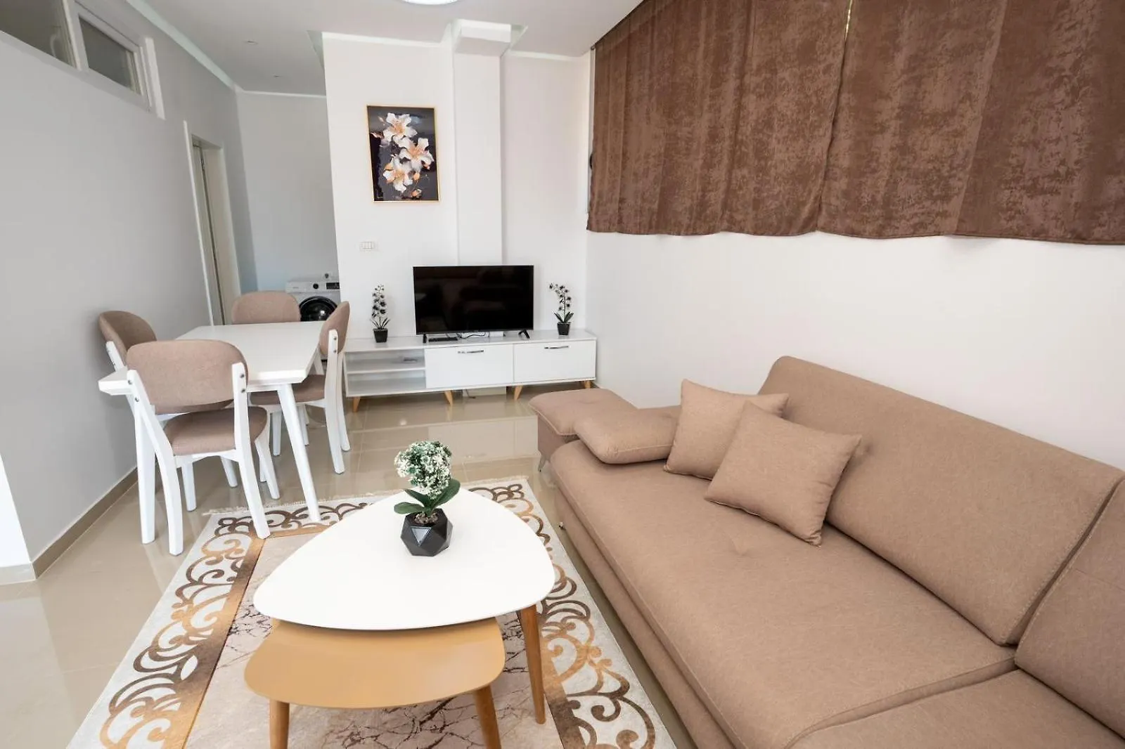 Rusi Apartments Sarandë