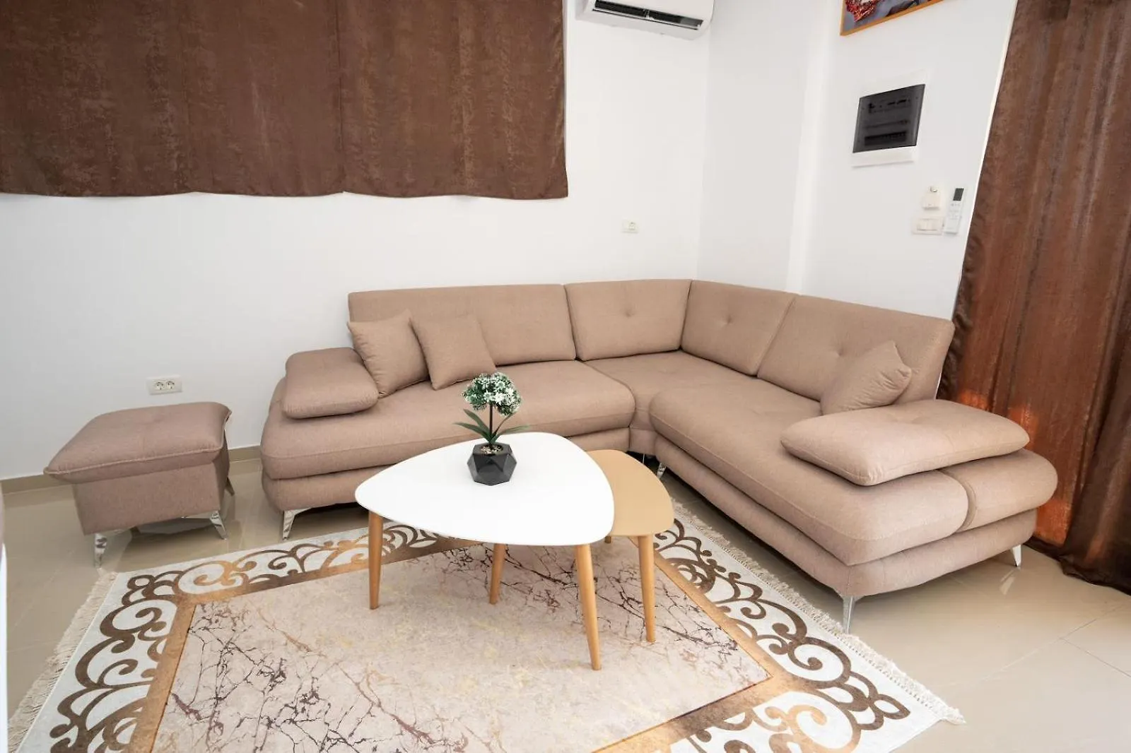 Rusi Apartments Sarandë