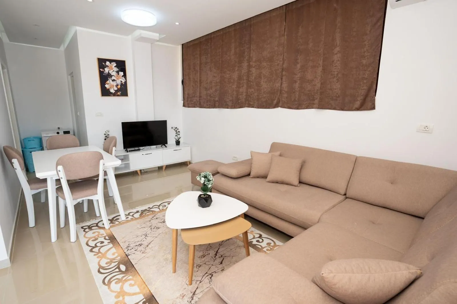 Rusi Apartments Sarandë