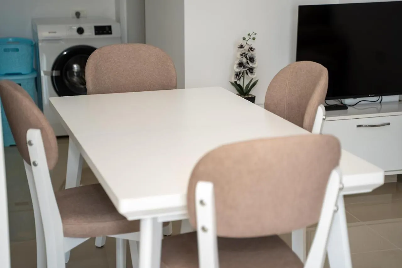 Rusi Apartments Sarande